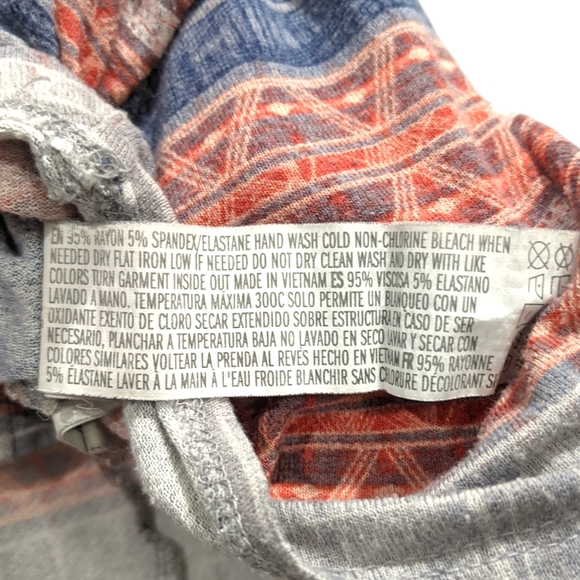 Forever 21 Geometric Print Oversize Muscle Tee - Picture 7 of 7